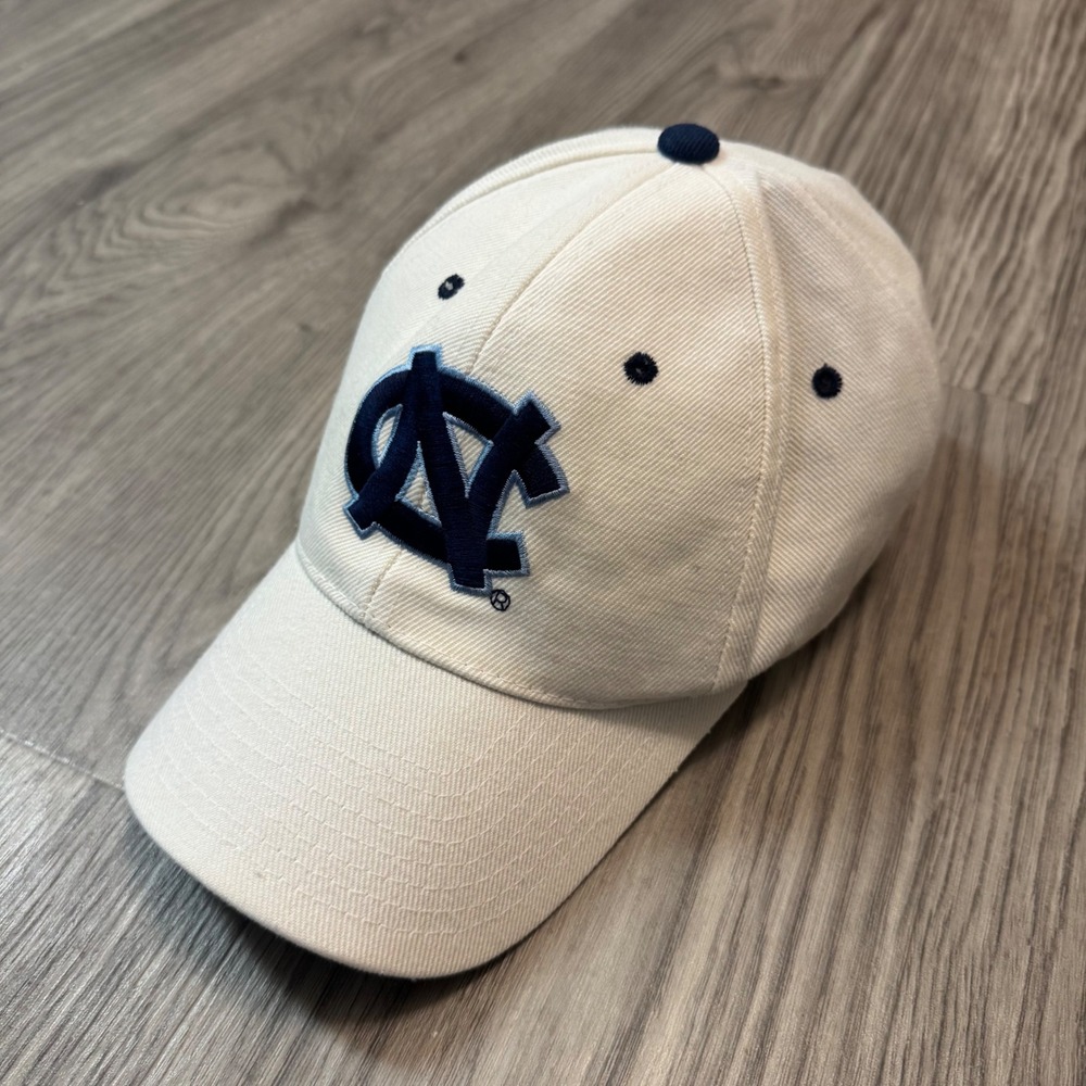 Vintage 90s Zephyrgrafix UNC Tar Heels Fitted Hat 7 3/8 White Navy NC